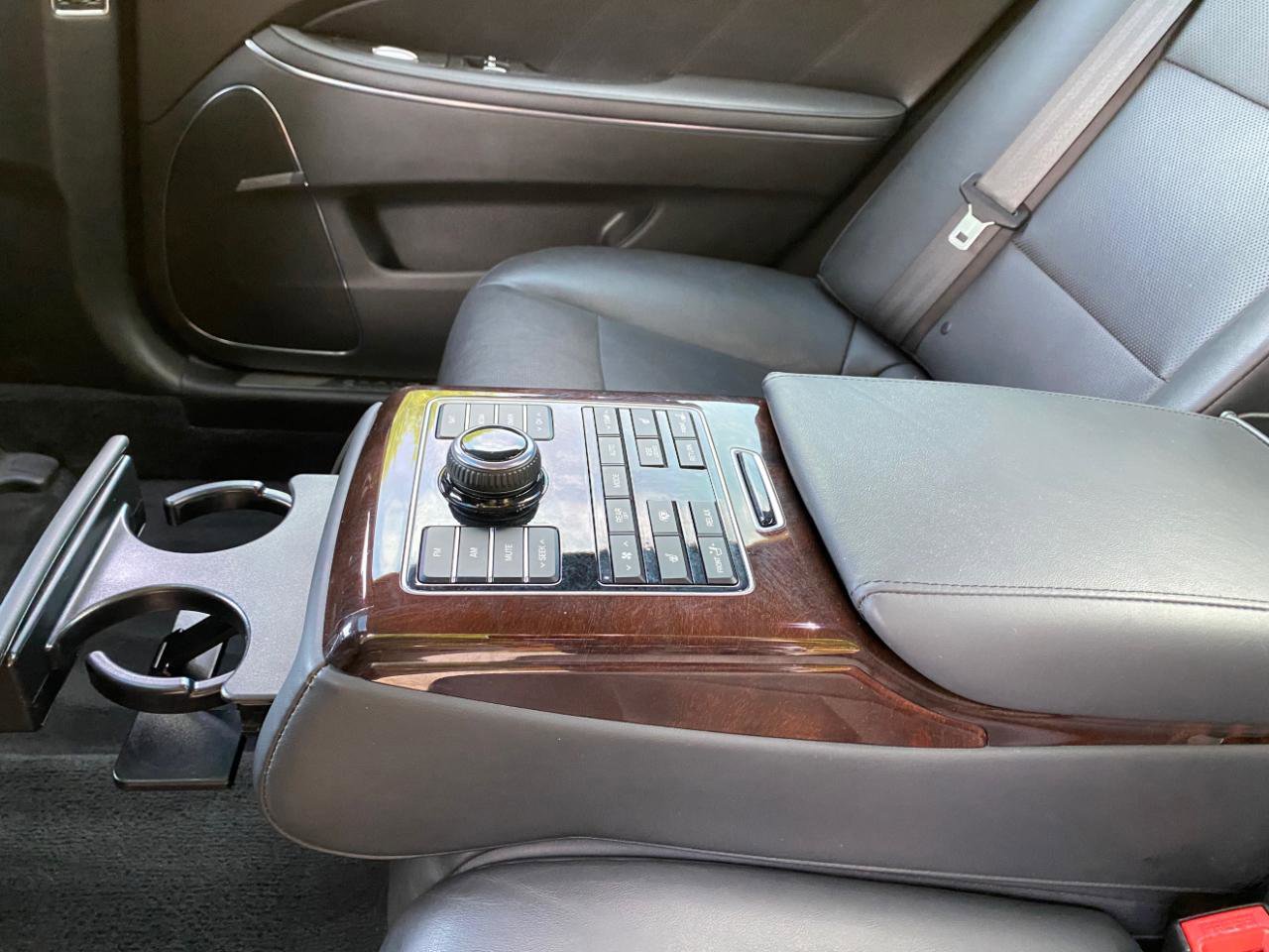 Used 2015 Hyundai Equus Signature image 39