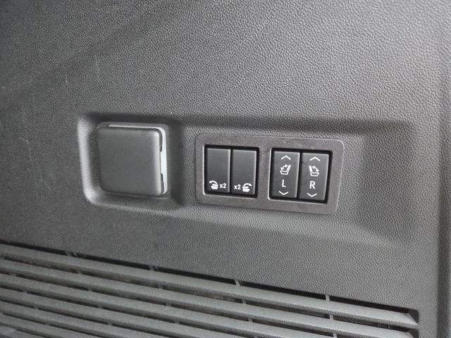 Used 2023 Chevrolet Tahoe RST w/ Luxury Package image 17