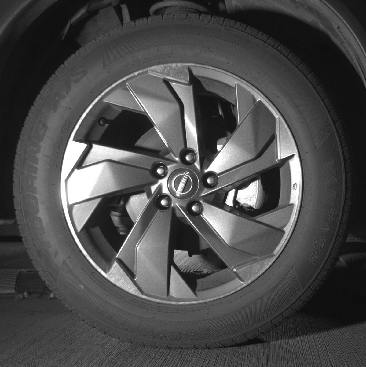 Used 2025 Nissan Rogue SV image 13