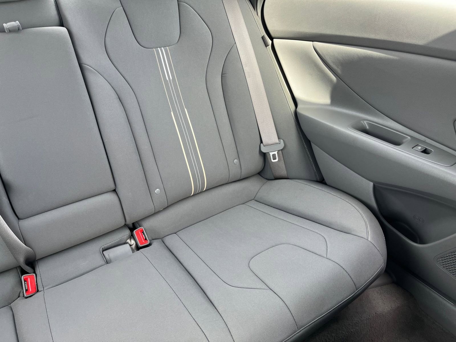 Used 2025 Hyundai Elantra SEL image 35