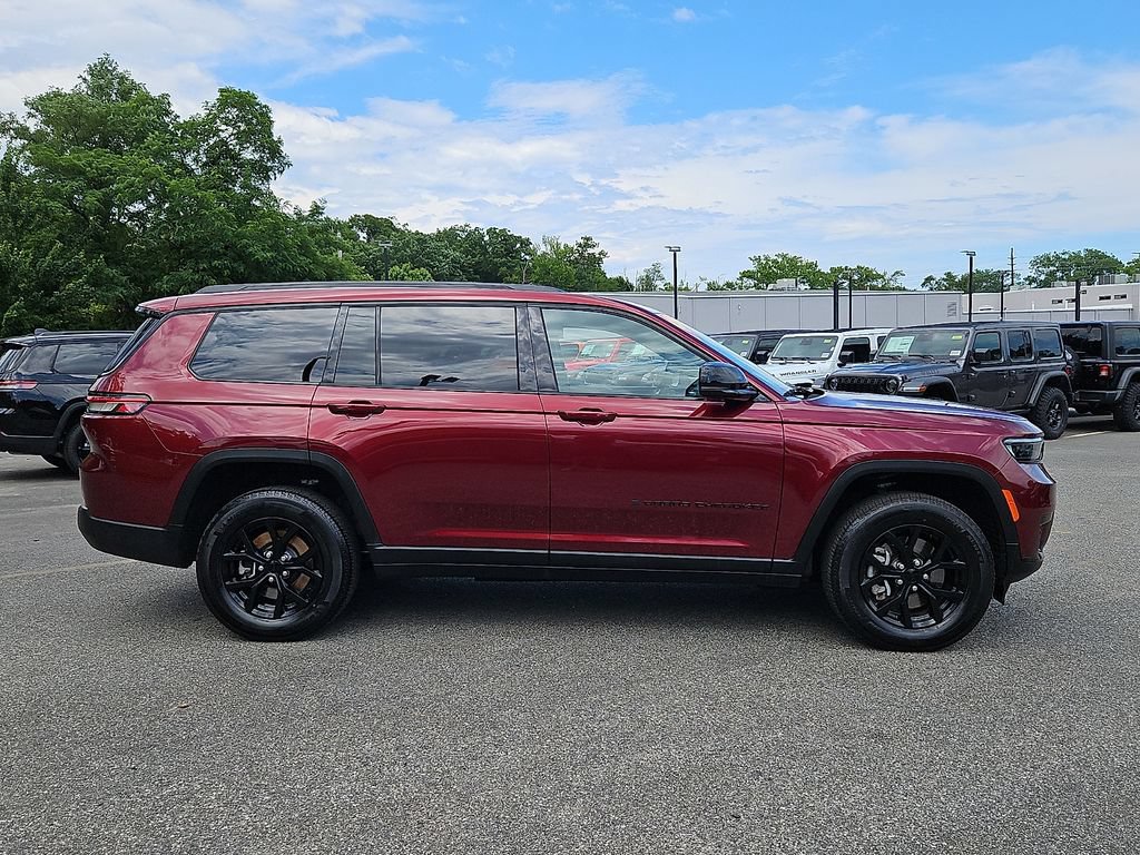 Certified 2025 Jeep Grand Cherokee L Altitude AWD/4WD image 8