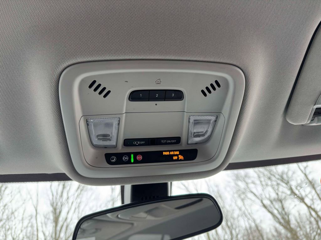 Used 2021 Chevrolet Traverse LT AWD/4WD image 30