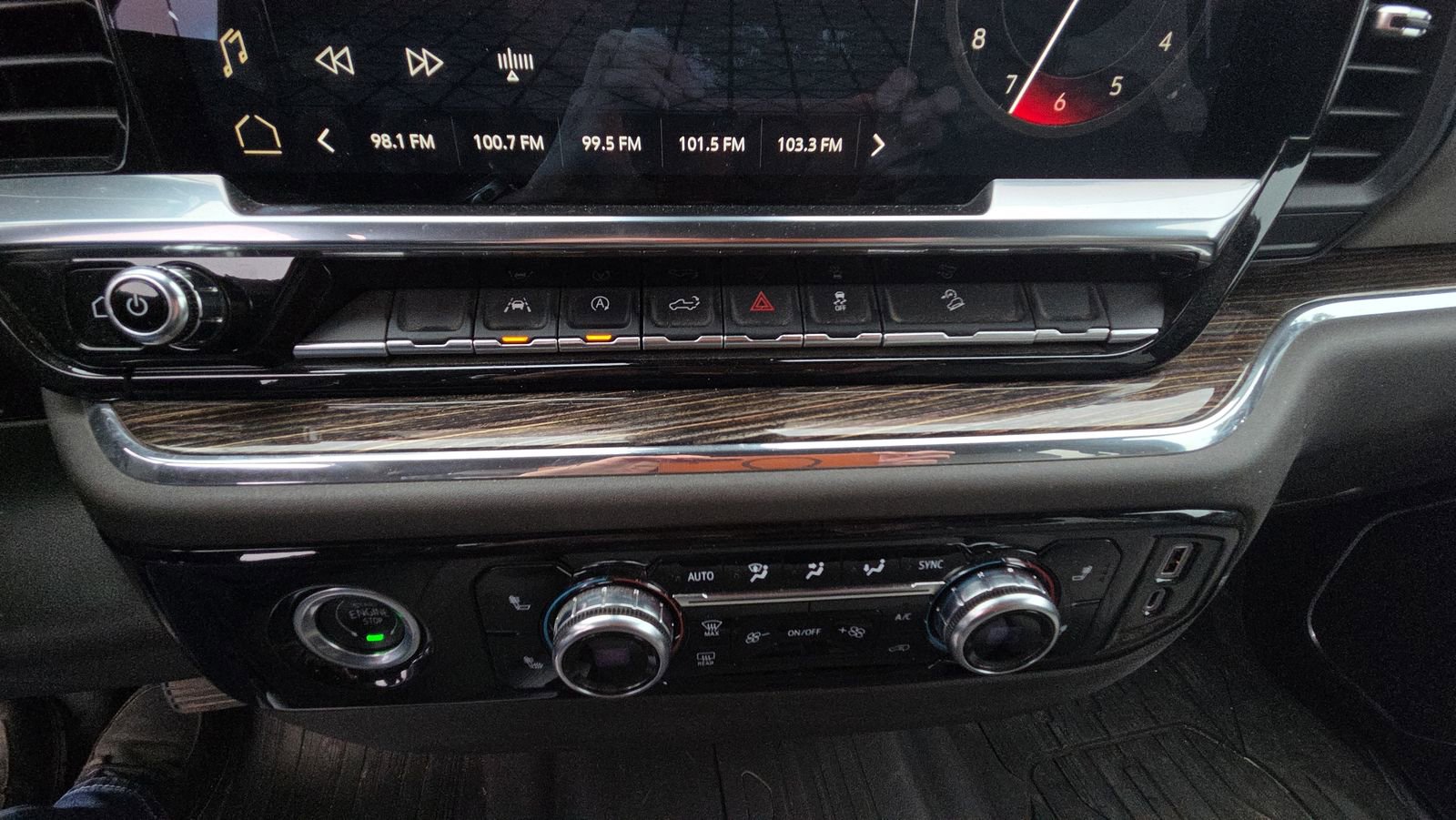 Used 2023 GMC Sierra 1500 SLE image 31