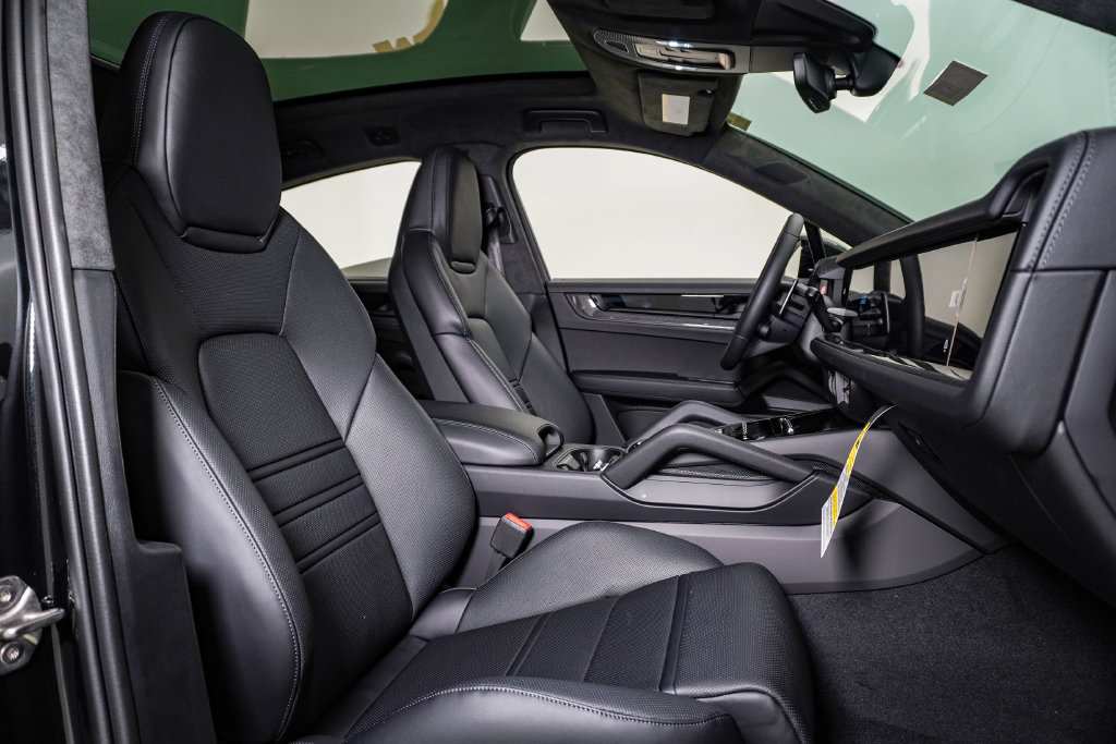 New 2026 Porsche Cayenne GTS AWD/4WD image 15