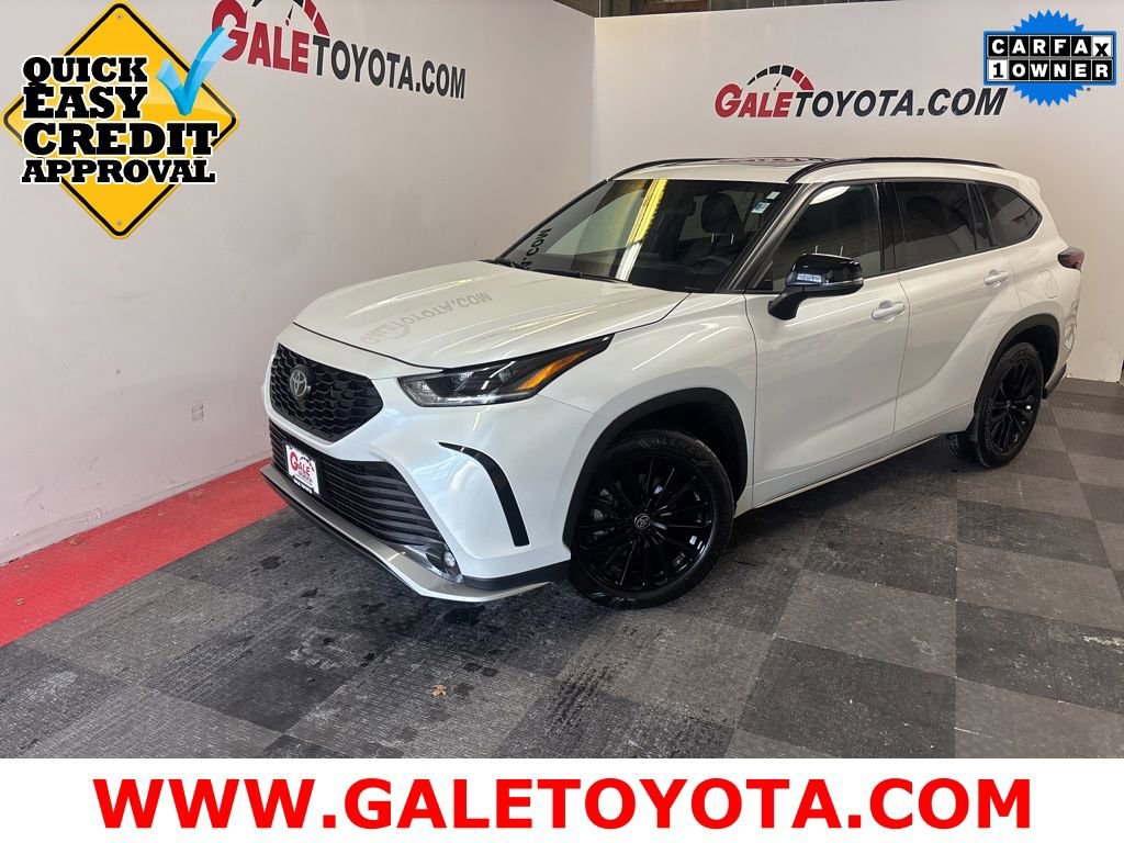 Used 2024 Toyota Highlander XSE image 1