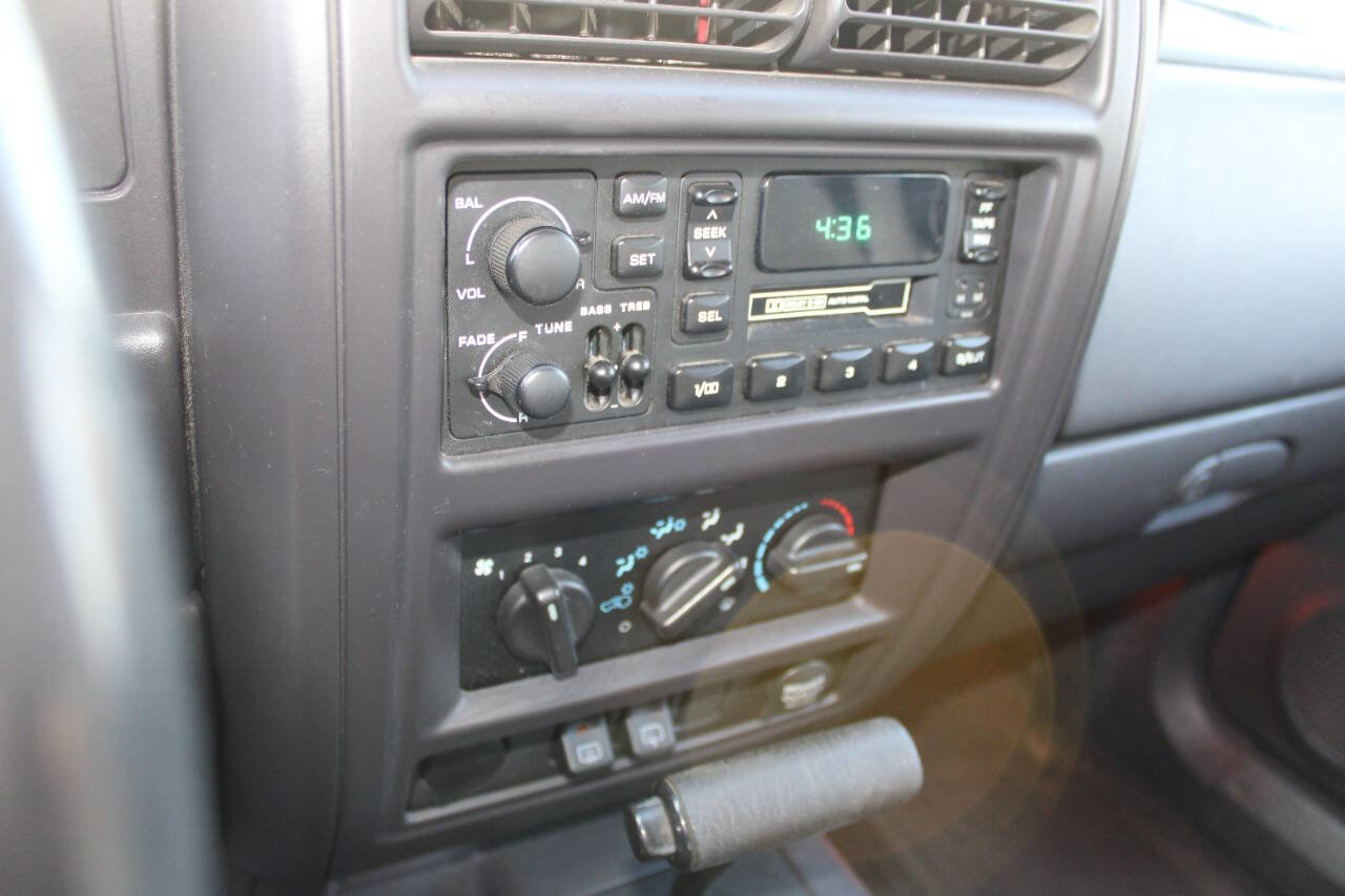 Used 2001 Jeep Cherokee Sport image 15