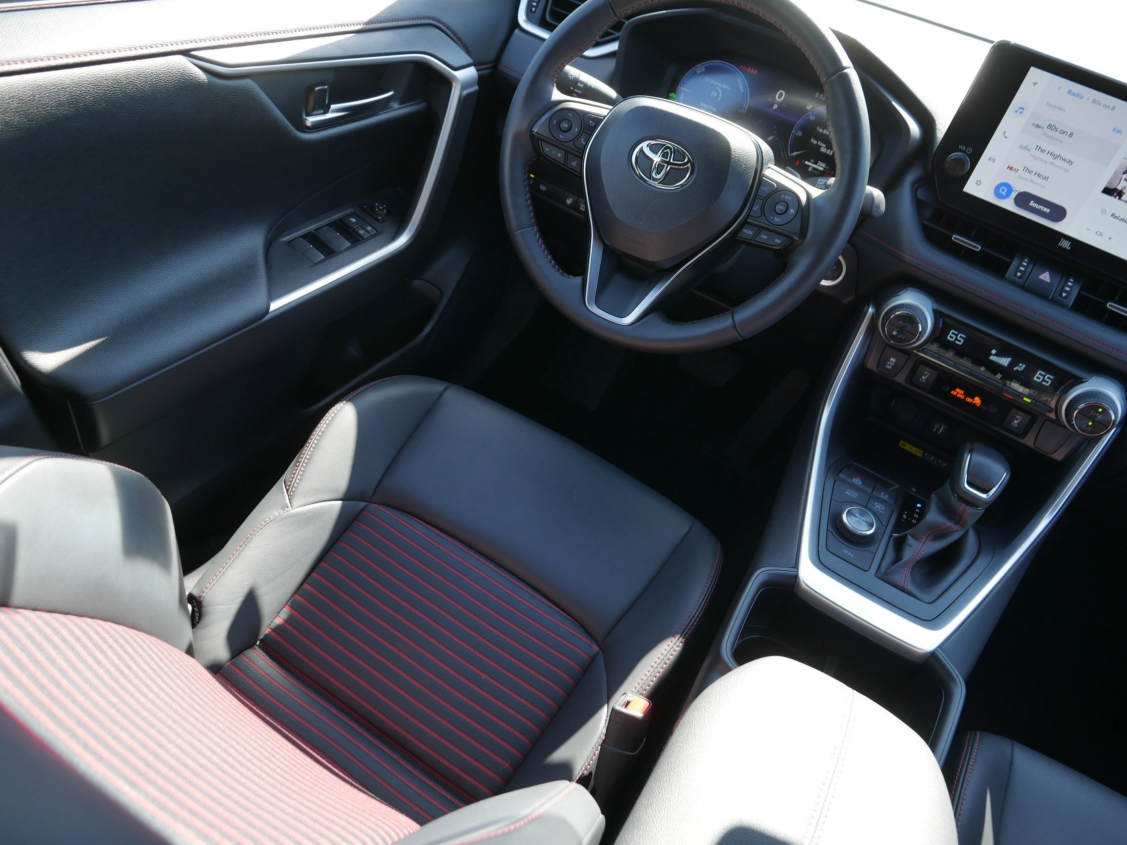 Certified 2025 Toyota RAV4 XSE w/ Weather Package AWD/4WD image 9
