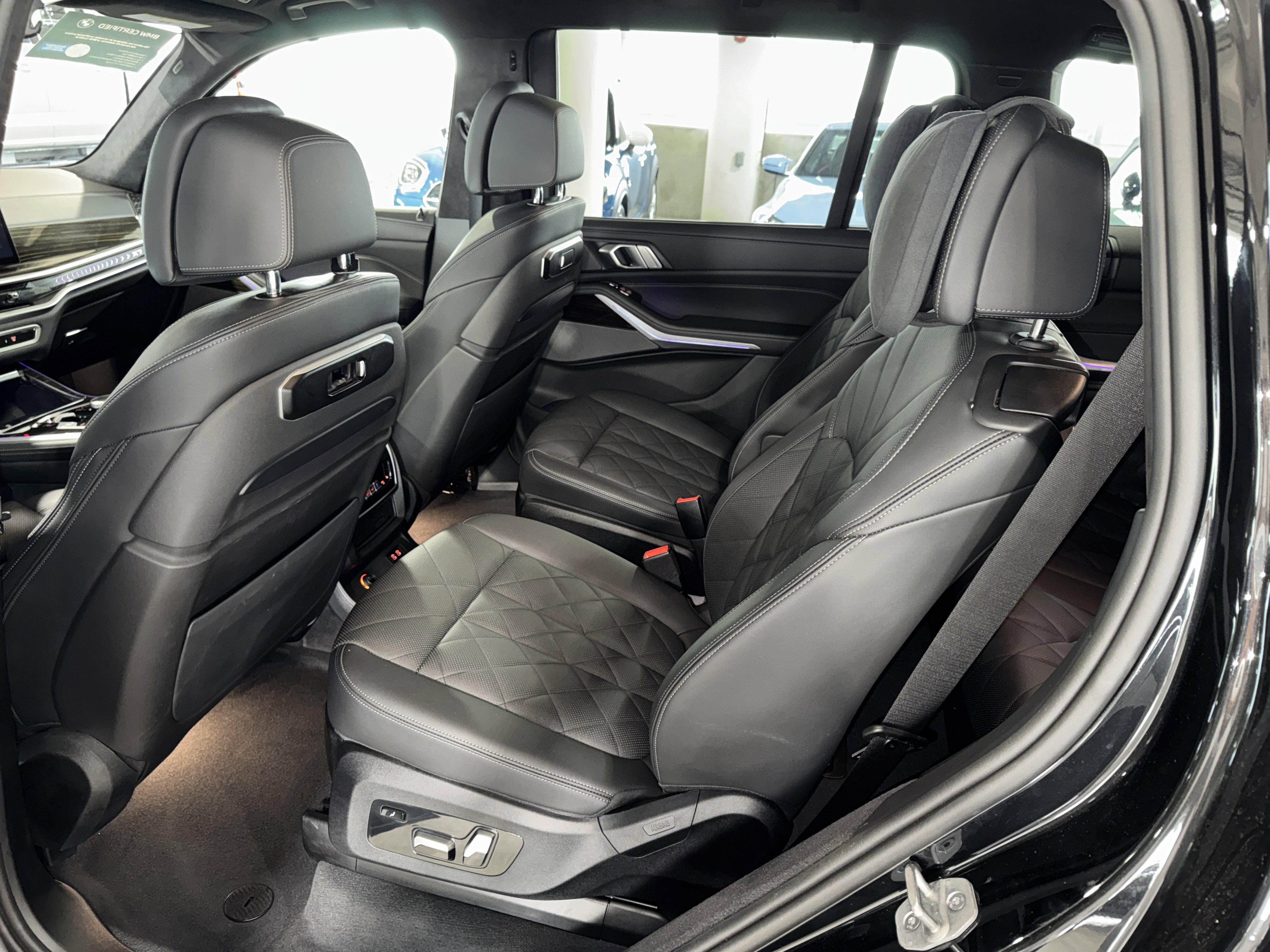 Certified 2025 BMW X7 xDrive40i w/ M Sport Package image 16