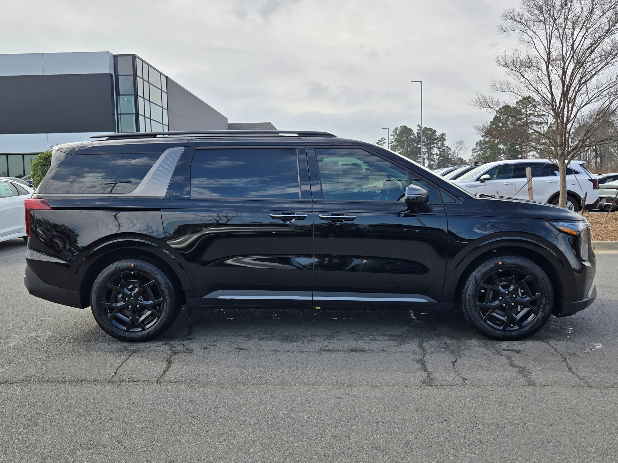 New 2026 Kia Carnival SX Prestige FWD image 8