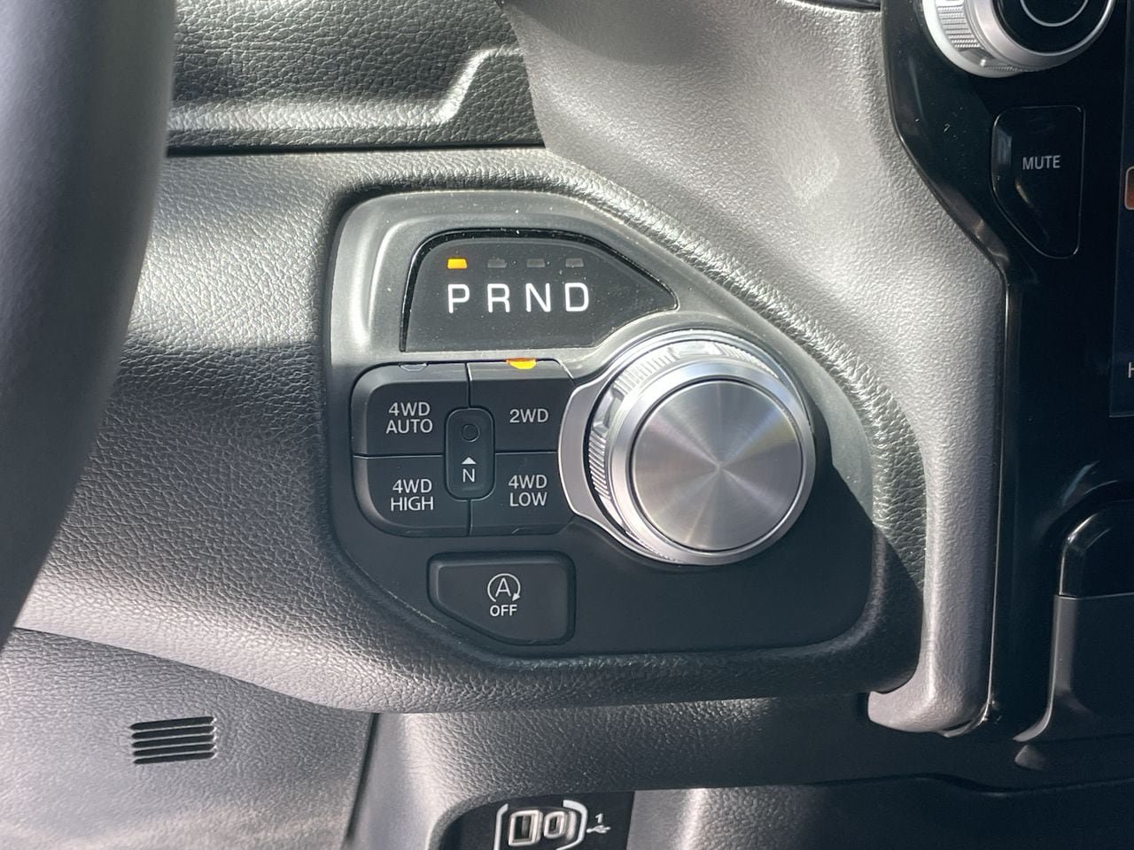 Used 2025 RAM 1500 Laramie AWD/4WD image 36