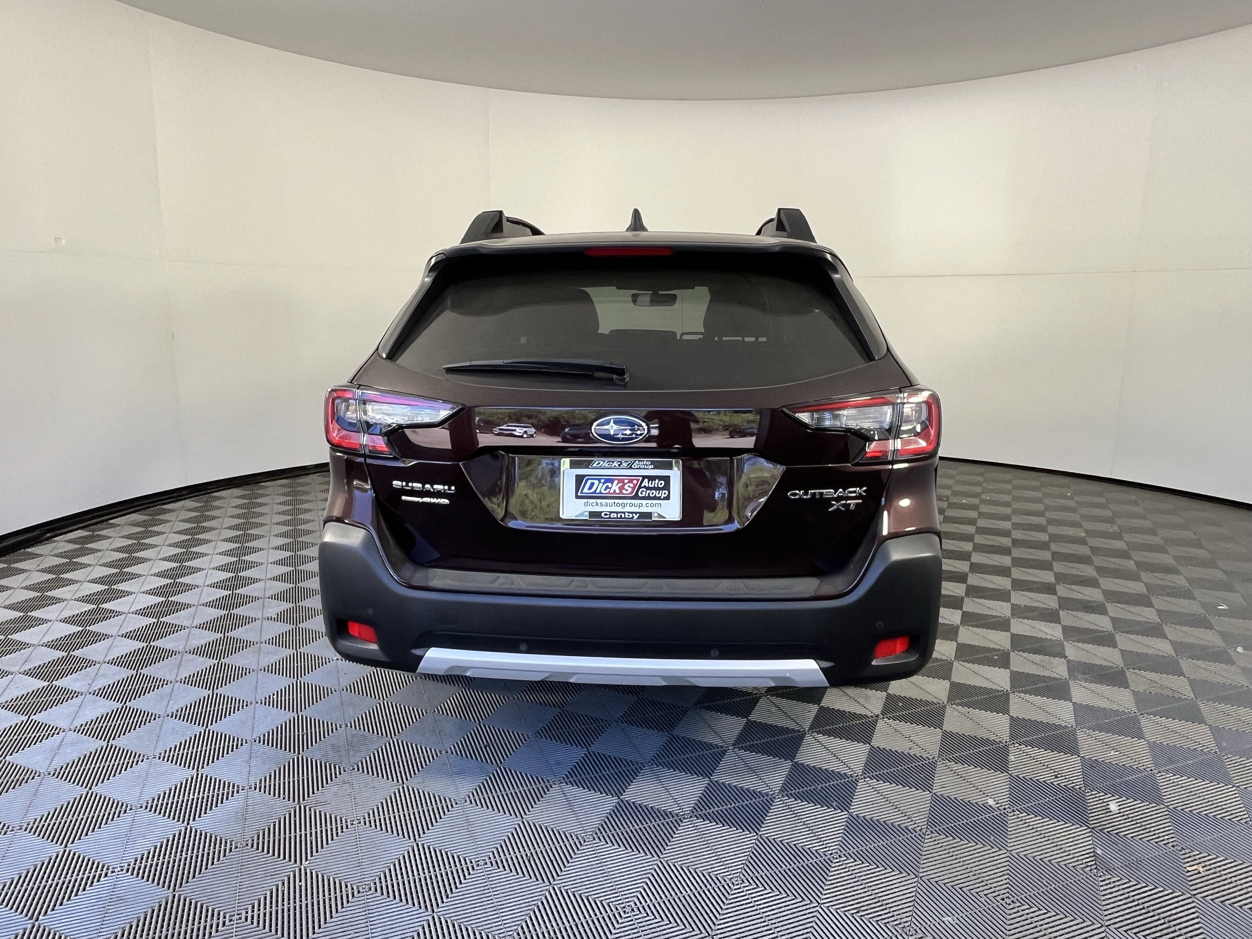 Used 2023 Subaru Outback Limited XT AWD/4WD image 4