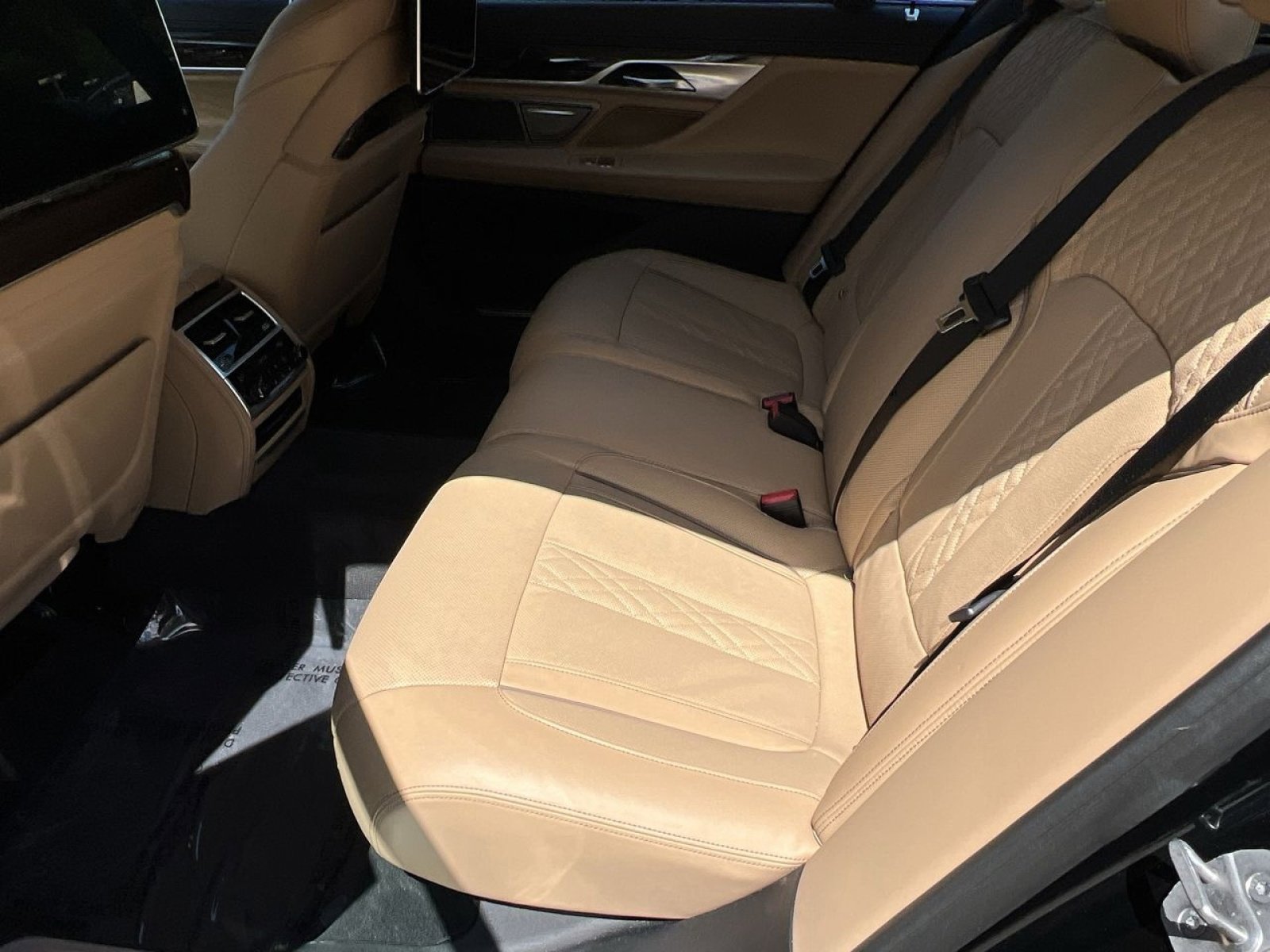 Used 2022 BMW 740i xDrive w/ Autobahn Package AWD/4WD image 26