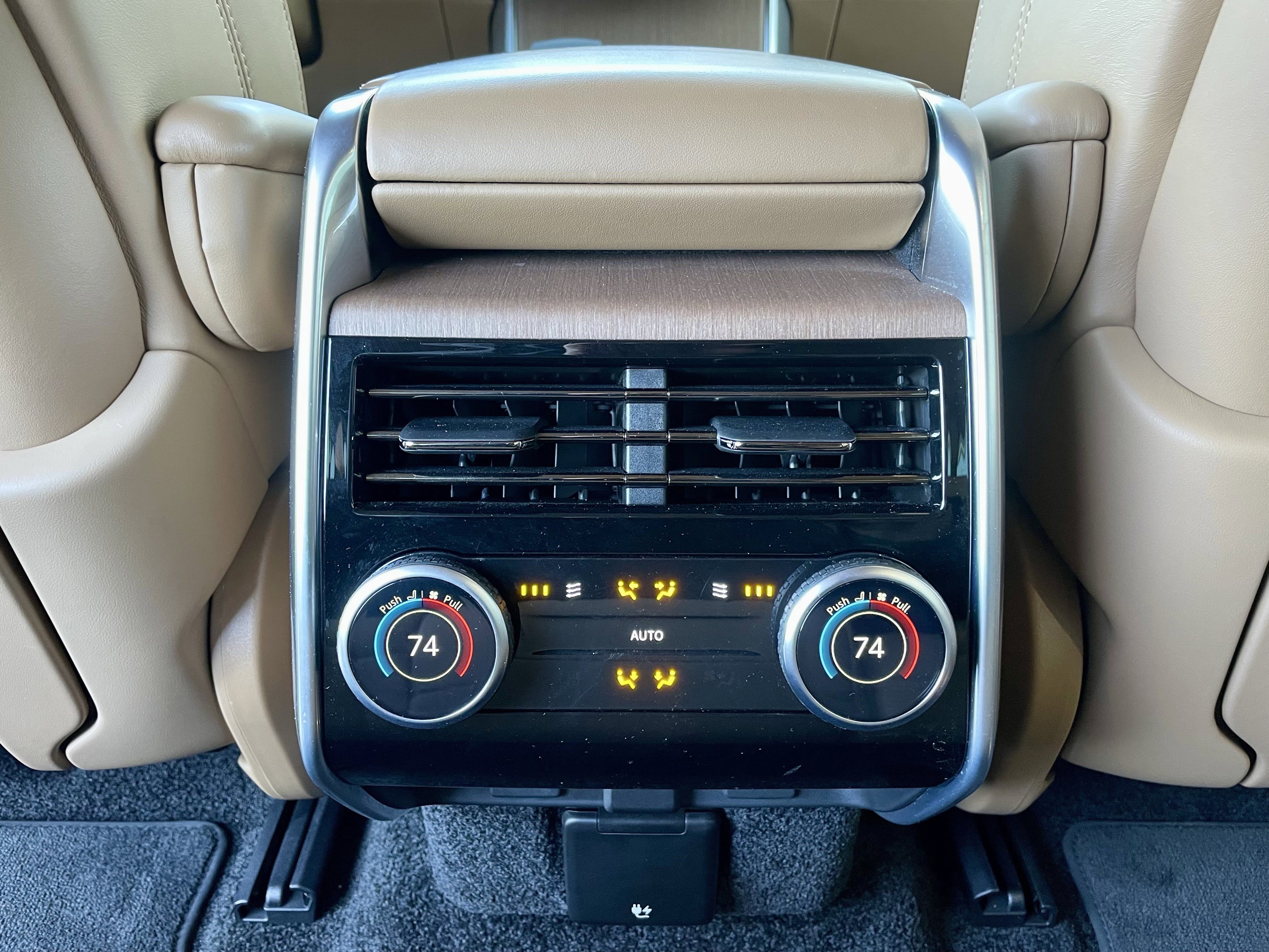 Certified 2024 Land Rover Range Rover Long Wheelbase SE image 26