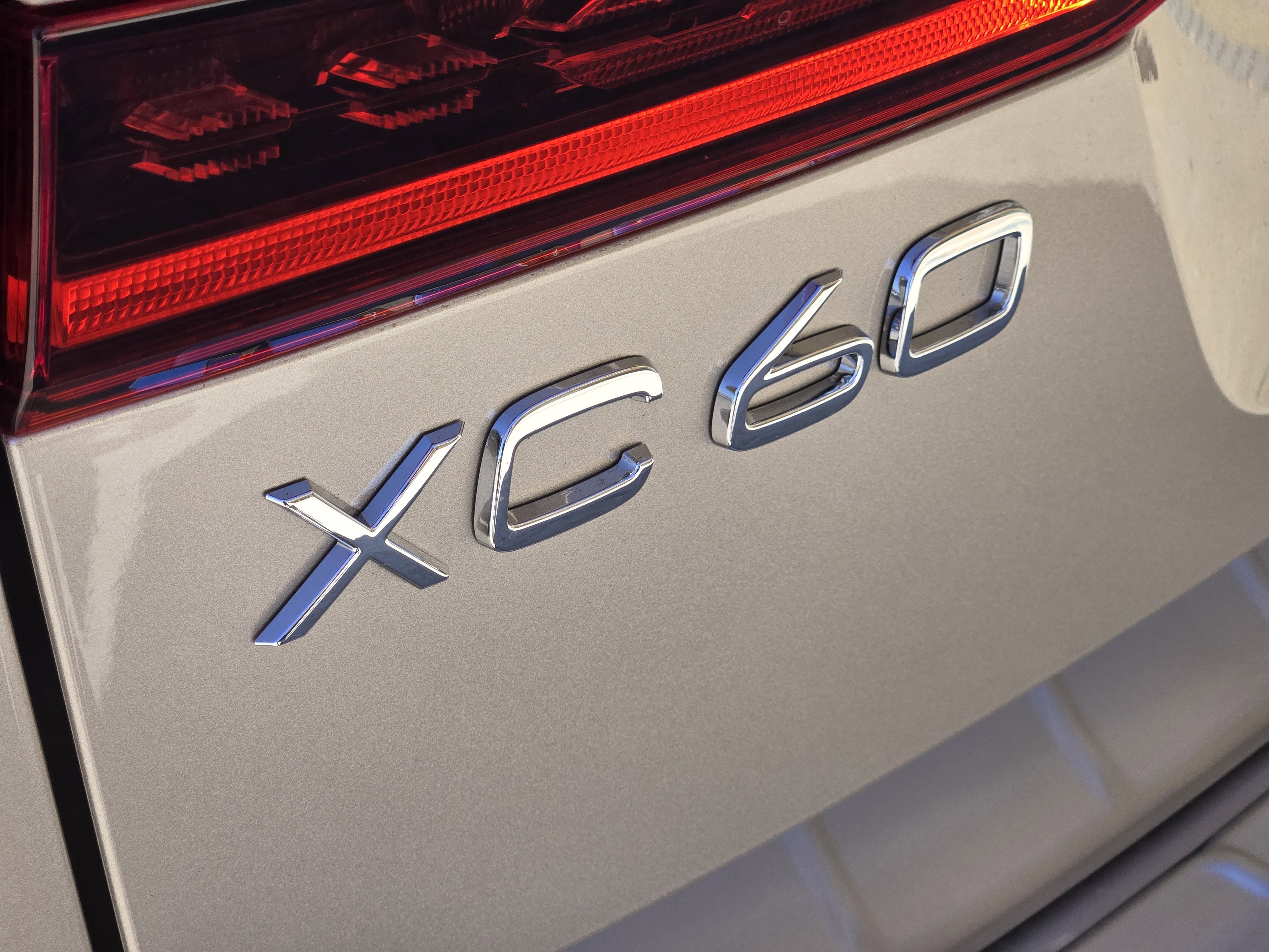 New 2026 Volvo XC60 T8 Plus w/ Protection Package Premier image 13