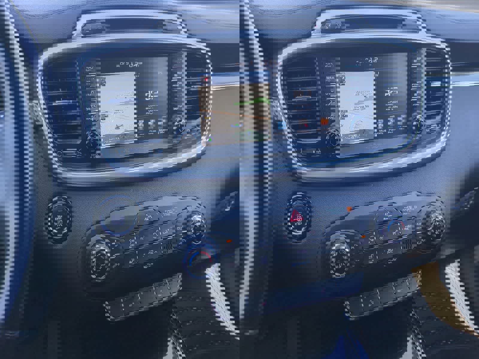 Used 2017 Kia Sorento SX image 29