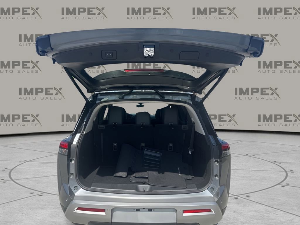 Used 2025 Nissan Pathfinder SL AWD/4WD image 29