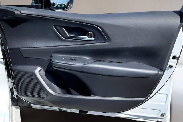 Used 2025 Toyota Prius Plug-In Hybrid image 25