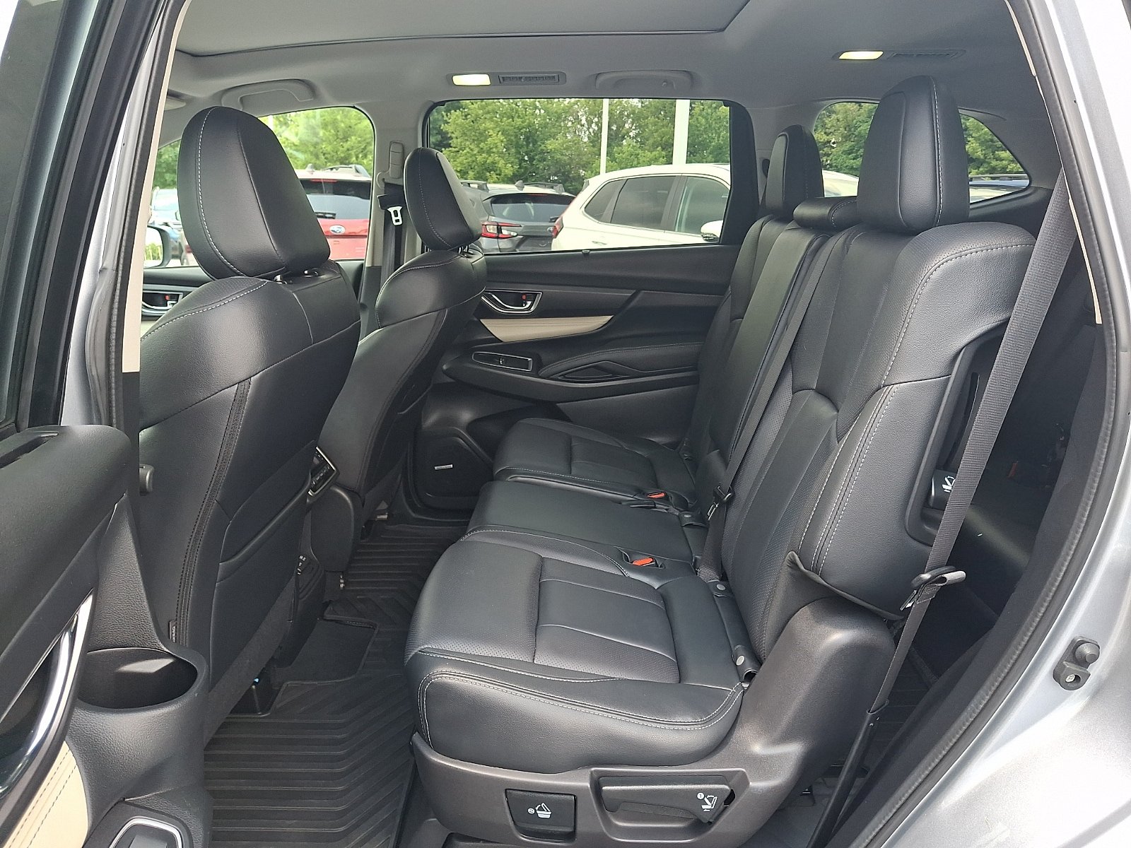 Used 2022 Subaru Ascent Limited w/ Technology Package AWD/4WD image 10