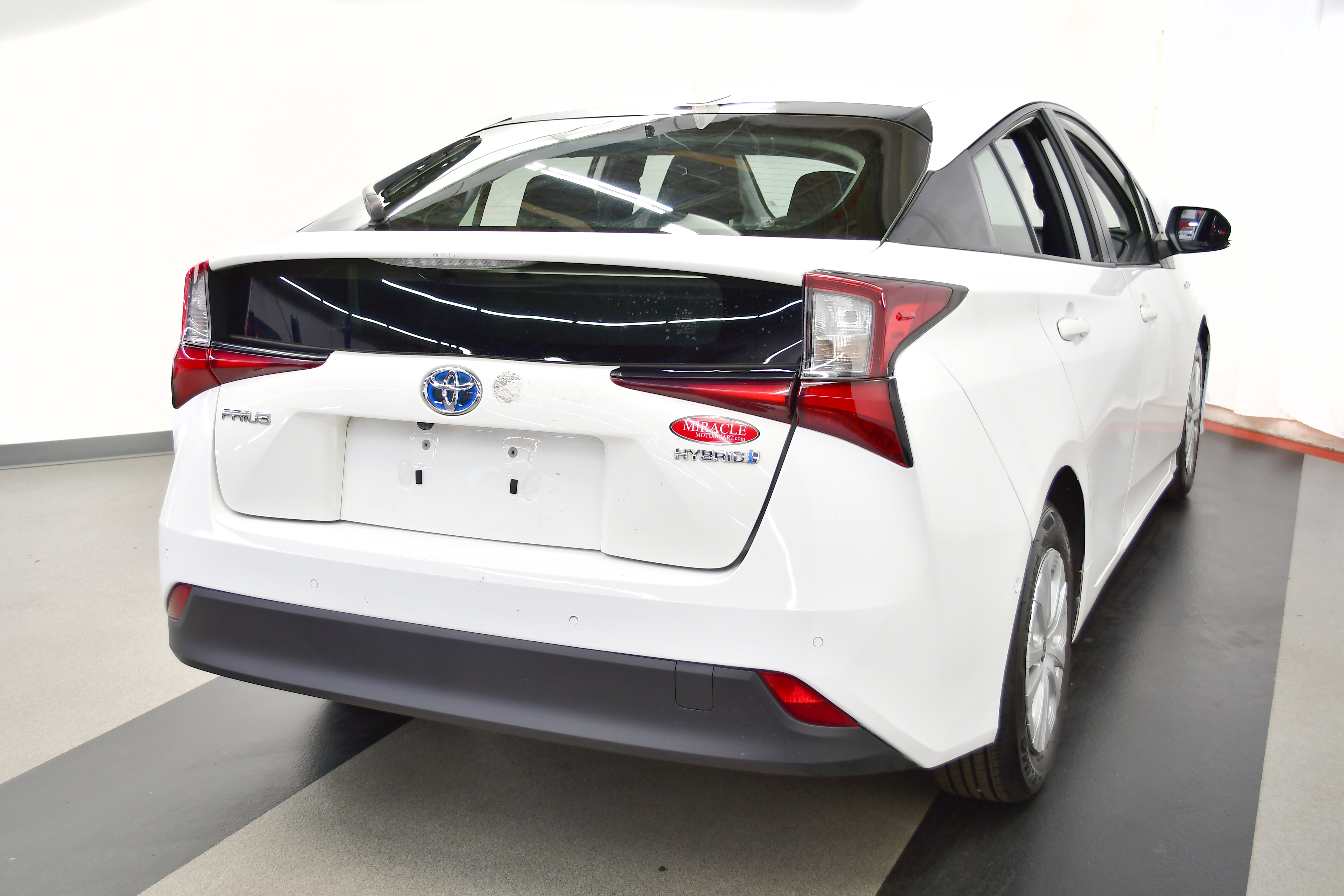 Used 2022 Toyota Prius LE image 12