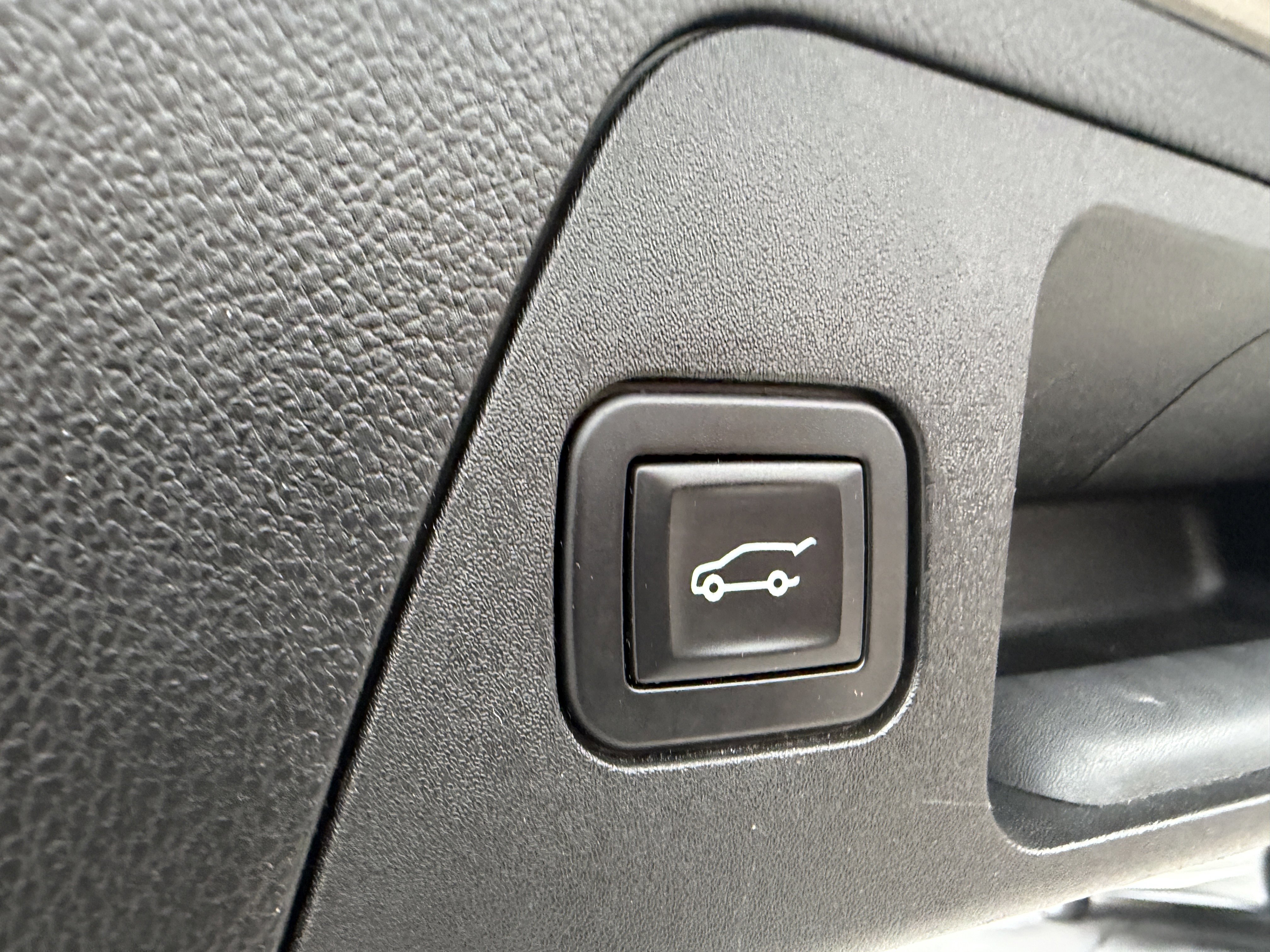 Used 2017 Buick Envision Essence image 13