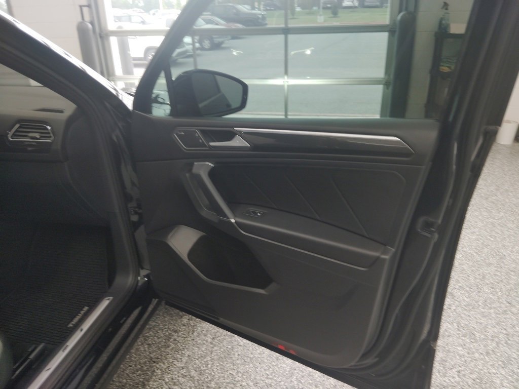 Used 2020 Volkswagen Tiguan SEL Premium R-Line w/ 3rd Row Seat Package image 19