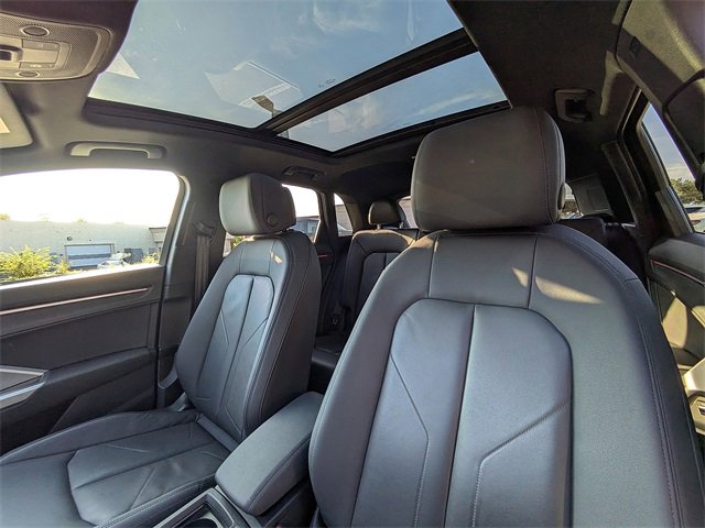 Used 2019 Audi Q3 2.0T Prestige w/ Prestige Package image 22