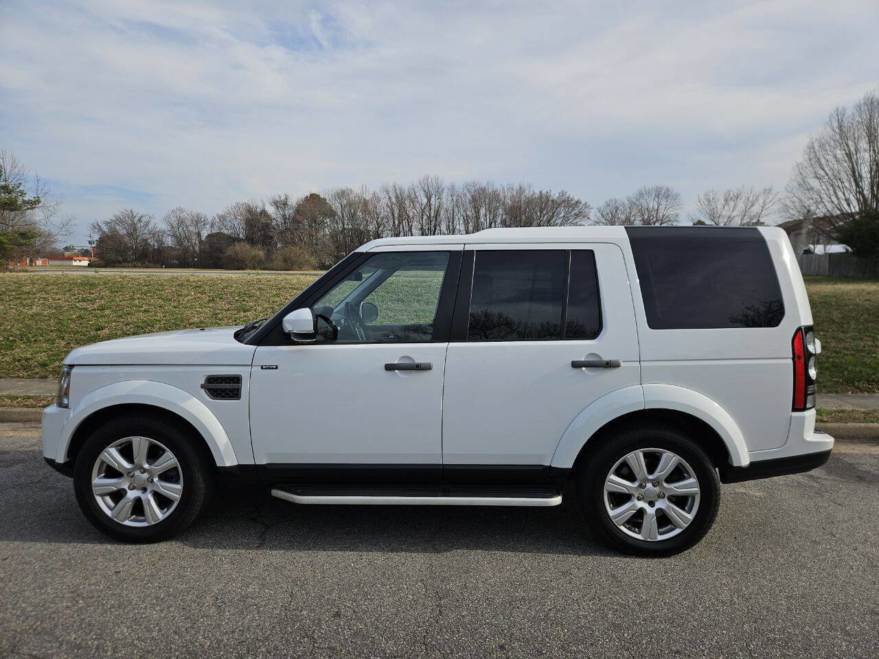 Used 2016 Land Rover LR4 HSE Silver Edition AWD/4WD image 2