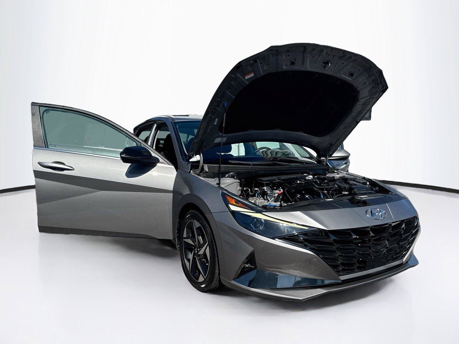 Used 2022 Hyundai Elantra SEL w/ Convenience + Premium Package FWD image 40