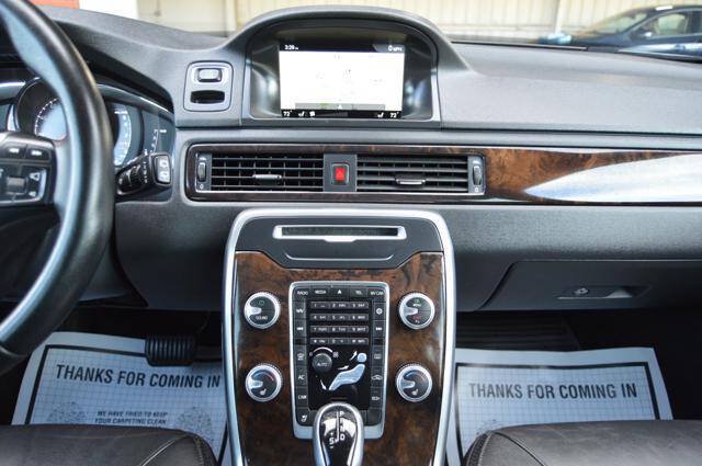 Used 2016 Volvo XC70 T5 Premier w/ Proximity Package FWD image 21