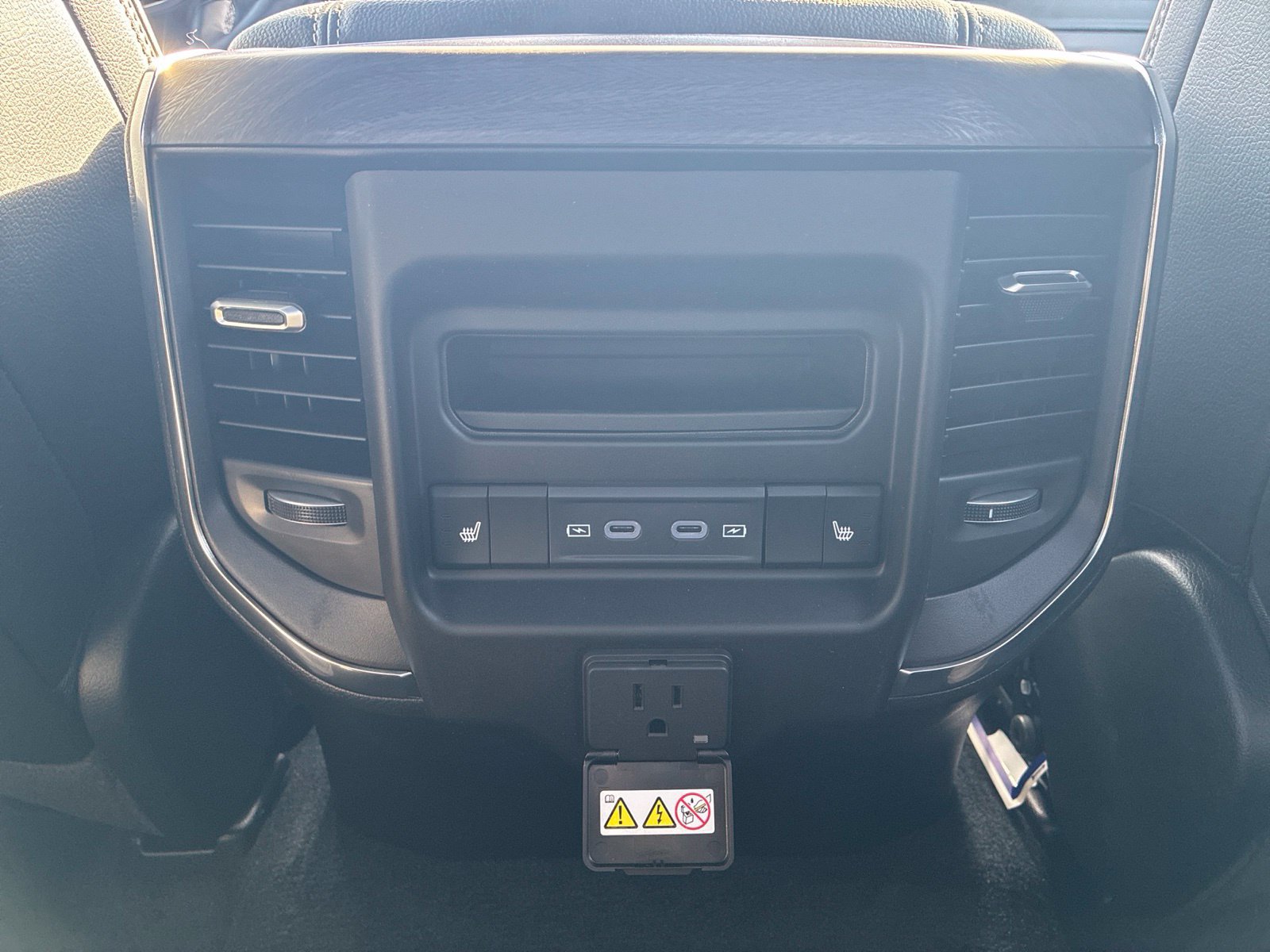 New 2027 RAM 1500 Laramie AWD/4WD image 36