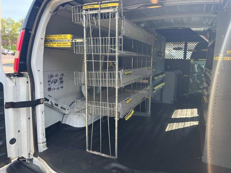 Used 2012 Chevrolet Express 2500 image 10