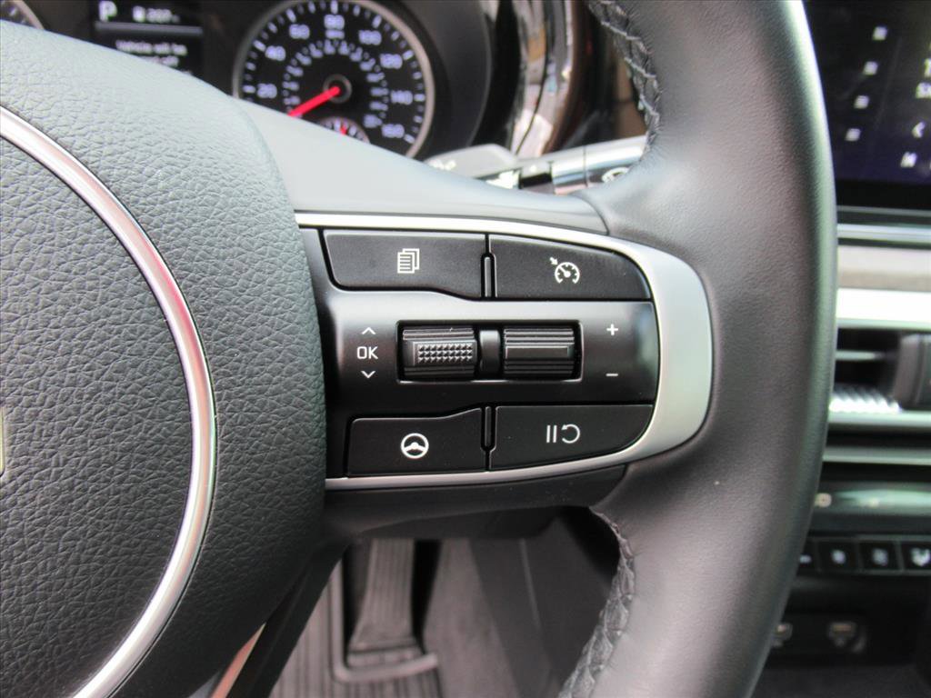 Used 2023 Kia K5 EX image 28