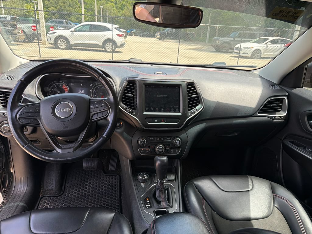 Used 2020 Jeep Cherokee Trailhawk AWD/4WD image 7