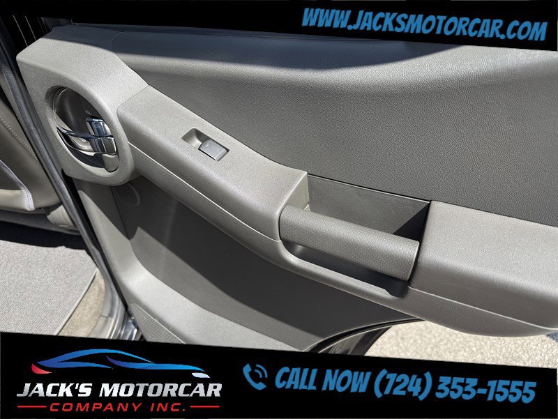 Used 2015 Nissan Xterra PRO-4X w/ Pro-4x Leather Package image 16