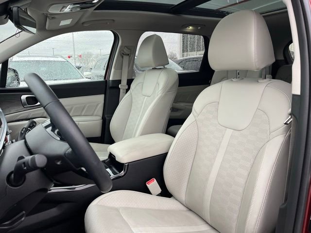 Certified 2025 Kia Sorento SX image 18