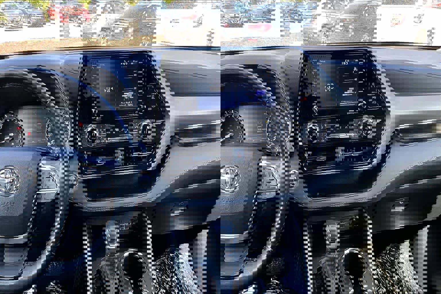 Used 2022 Toyota Highlander XLE image 7