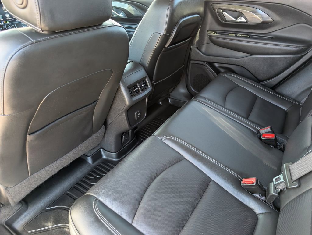 Used 2022 GMC Terrain SLT image 18