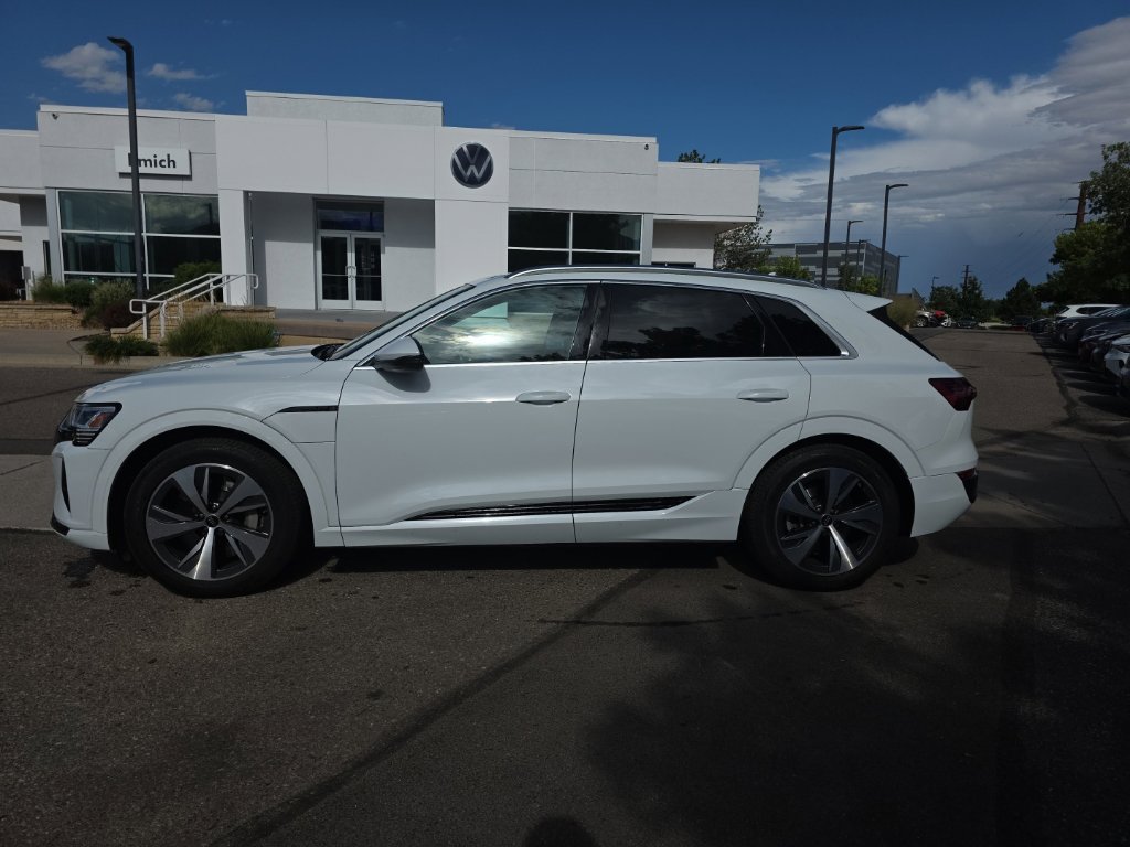 Used 2024 Audi Q8 e-tron Premium AWD/4WD image 2