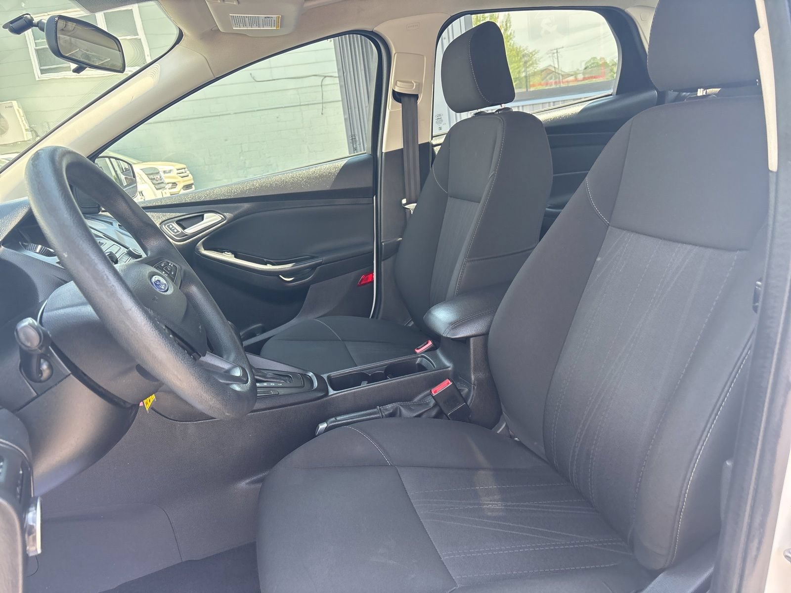 Used 2017 Ford Focus SE FWD image 11