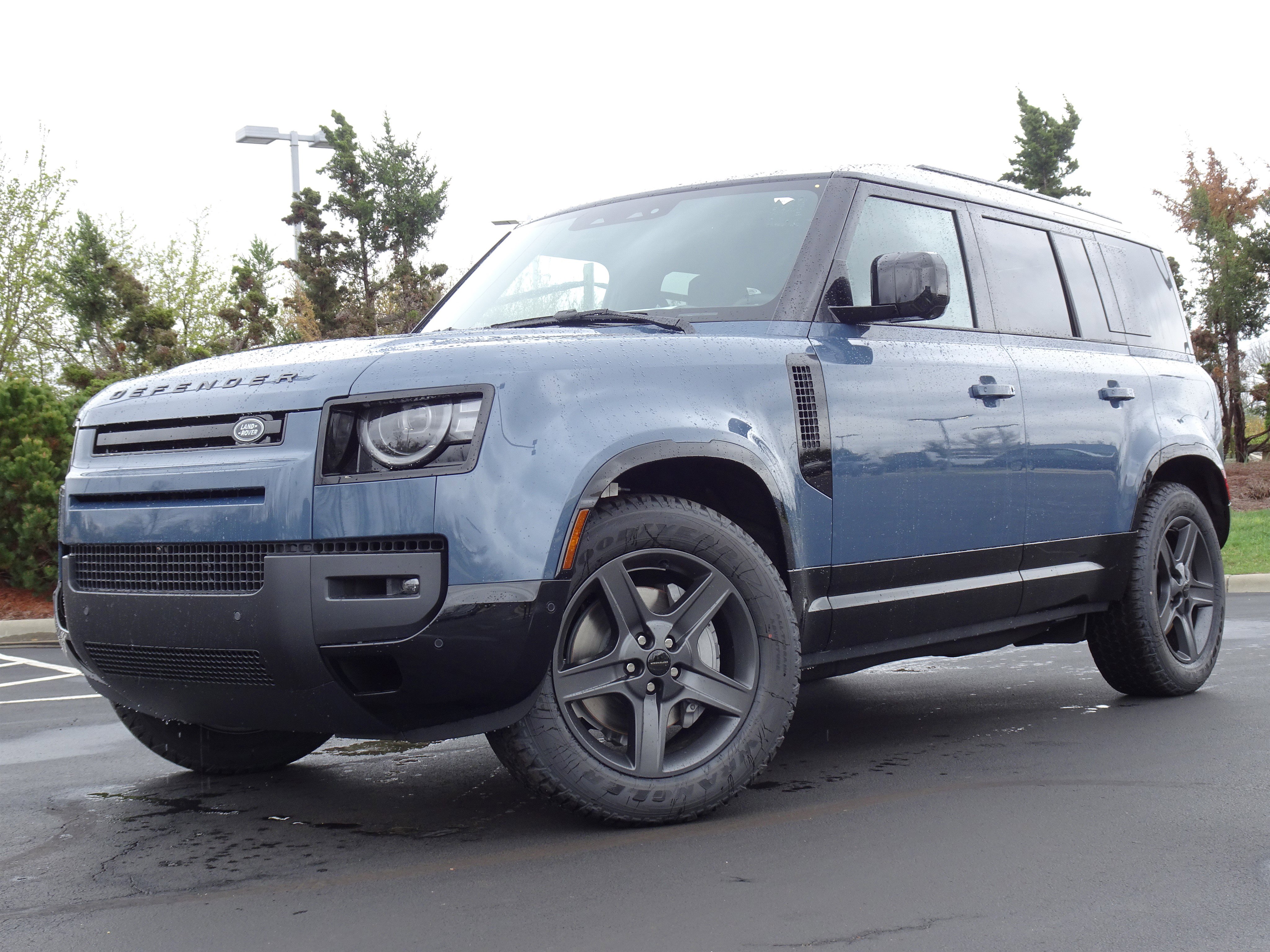 New 2026 Land Rover Defender 110 X-Dynamic SE