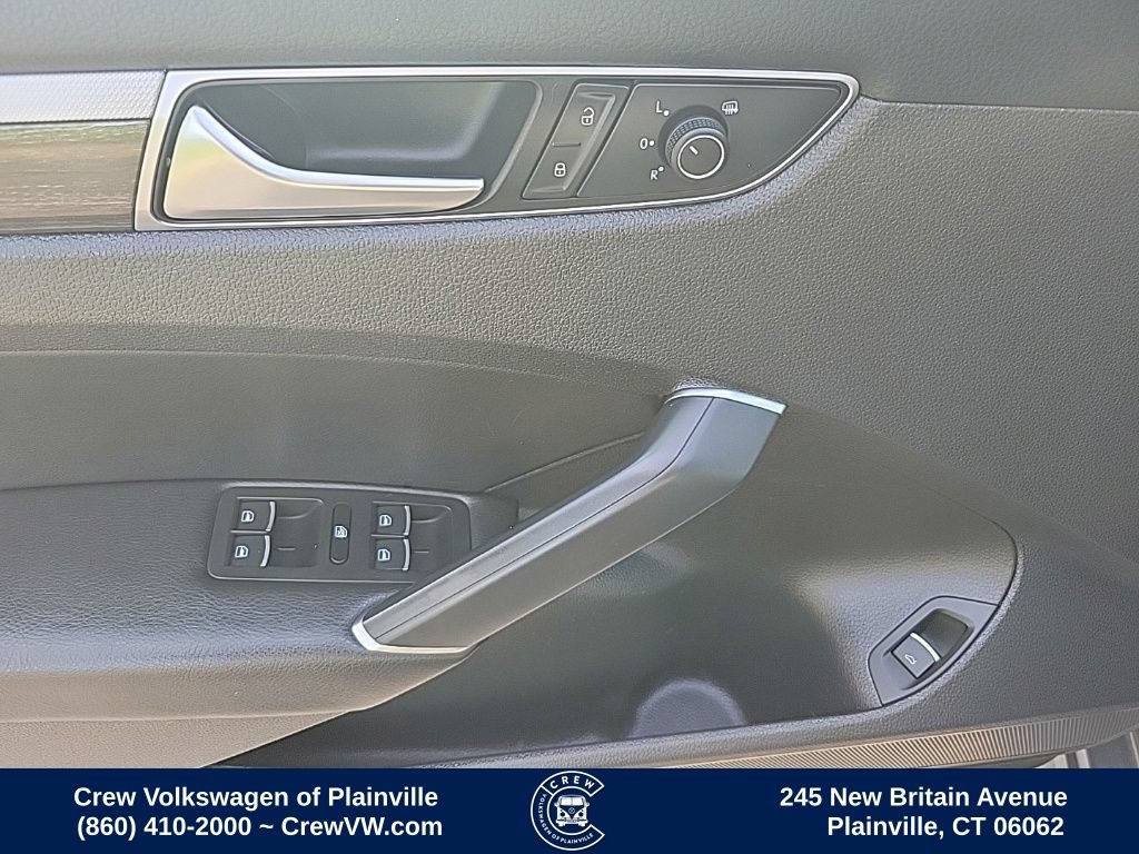 Used 2016 Volkswagen Passat 1.8T SE FWD image 38