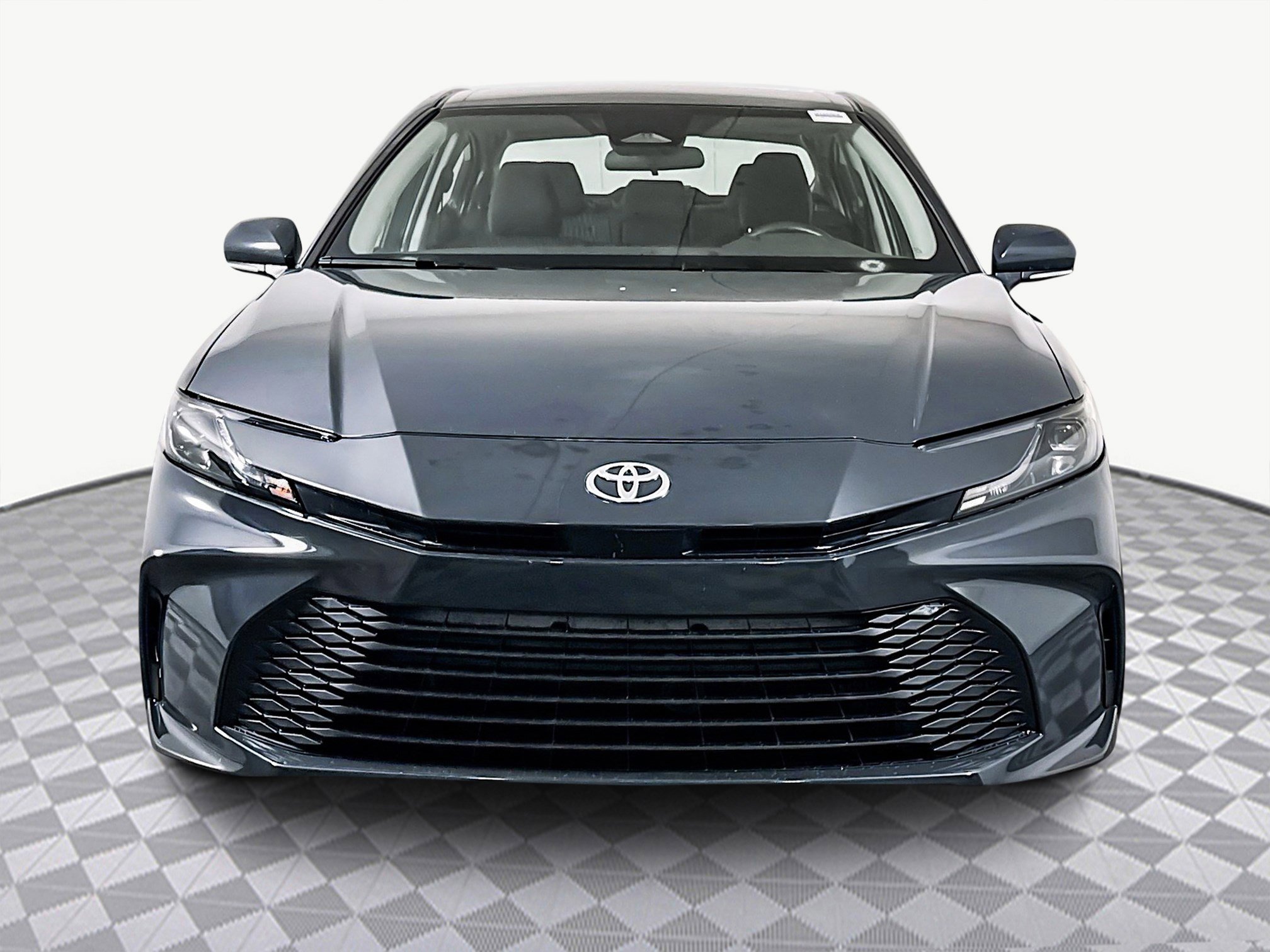 Used 2025 Toyota Camry LE image 2
