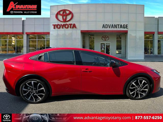Used 2025 Toyota Prius Plug-In Hybrid w/ Limited Premium Package FWD image 5