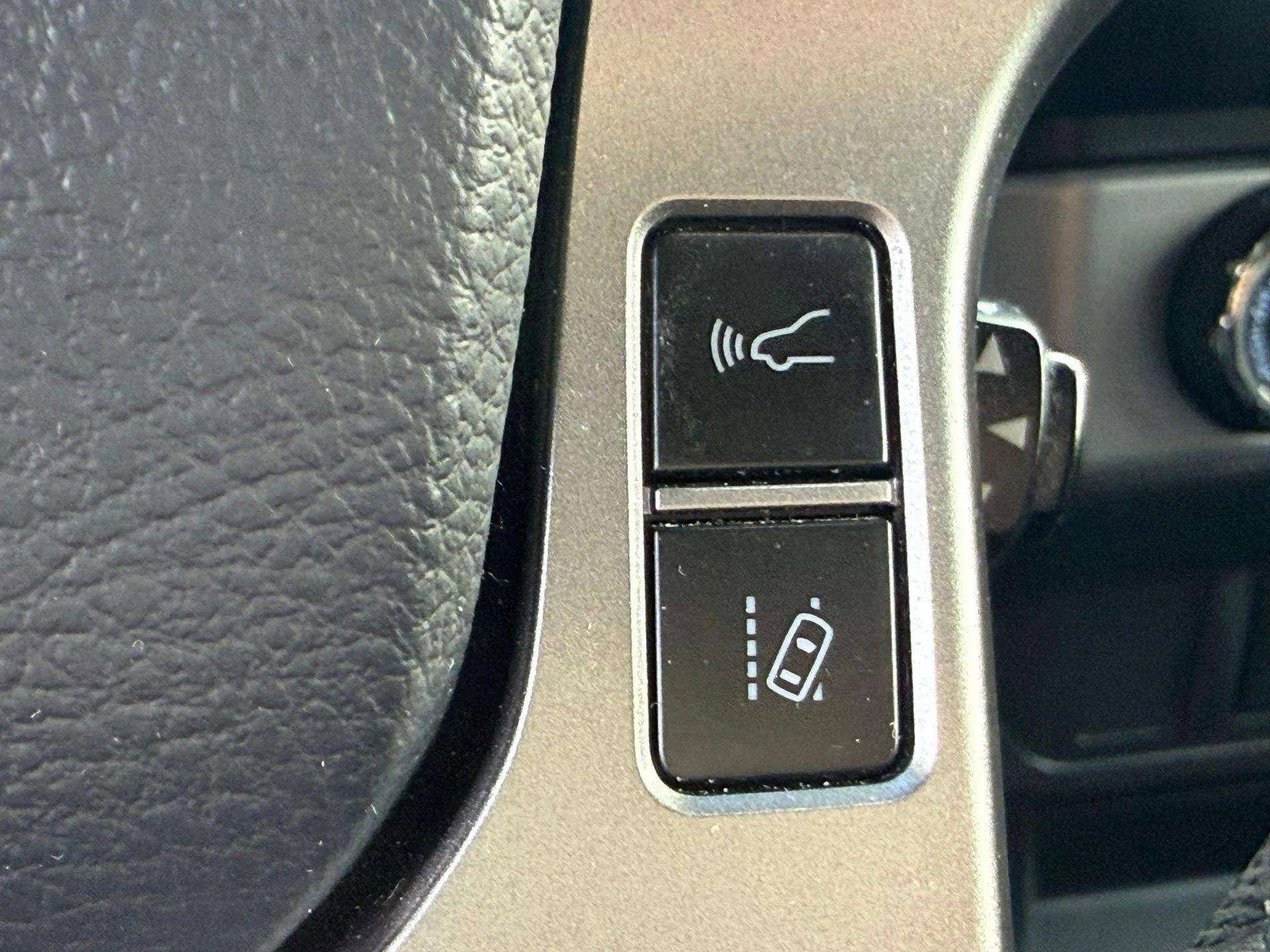 Used 2020 Toyota Tacoma SR5 image 37