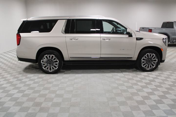 Used 2023 GMC Yukon XL Denali Ultimate w/ LPO, Floor Liner Package image 13