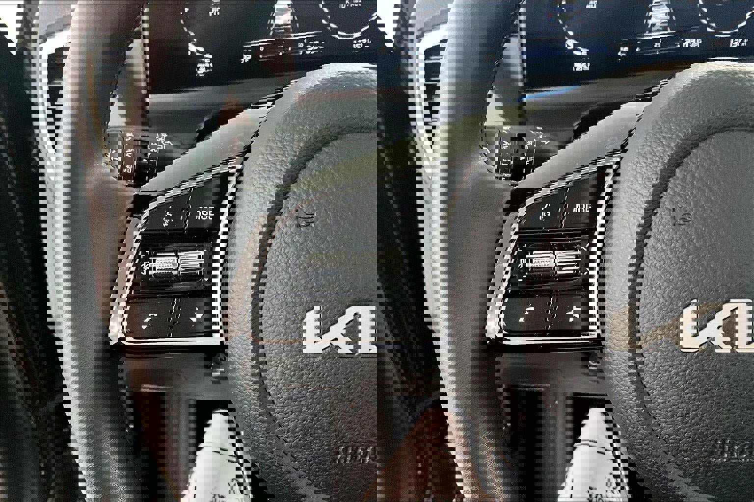 Used 2024 Kia Seltos EX image 11