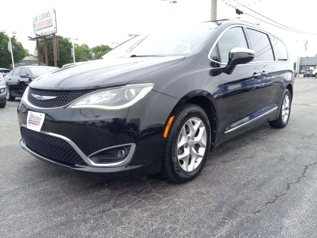 Used 2020 Chrysler Pacifica Limited FWD image 1