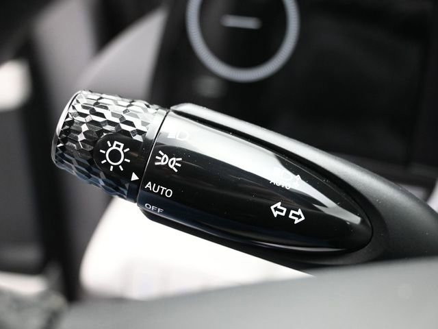 Used 2023 Hyundai Elantra Limited image 24