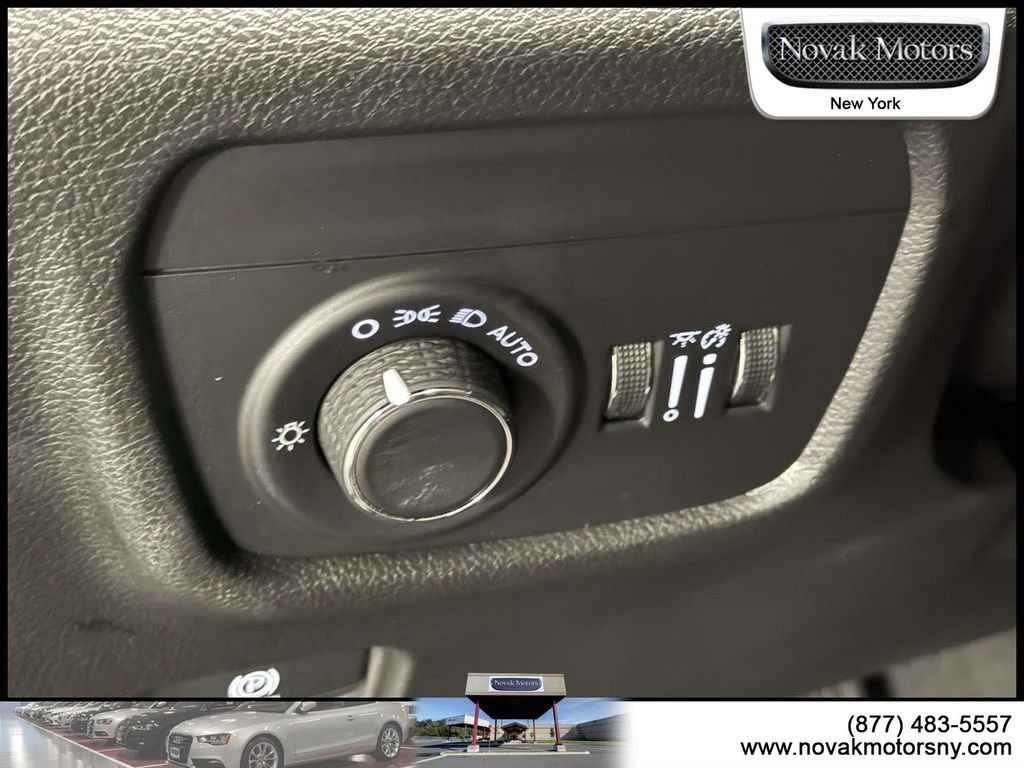 Used 2024 Jeep Grand Cherokee L Altitude AWD/4WD image 14