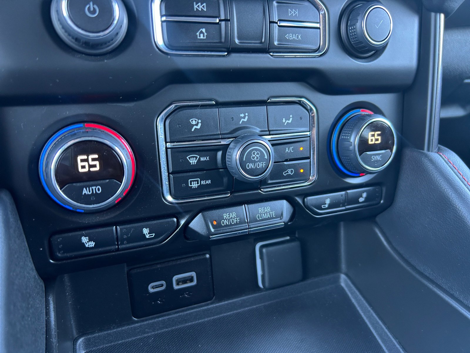 Used 2024 Chevrolet Tahoe RST w/ Luxury Package image 18